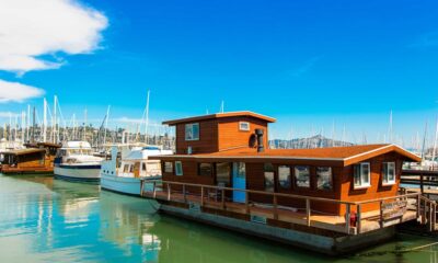 floating home