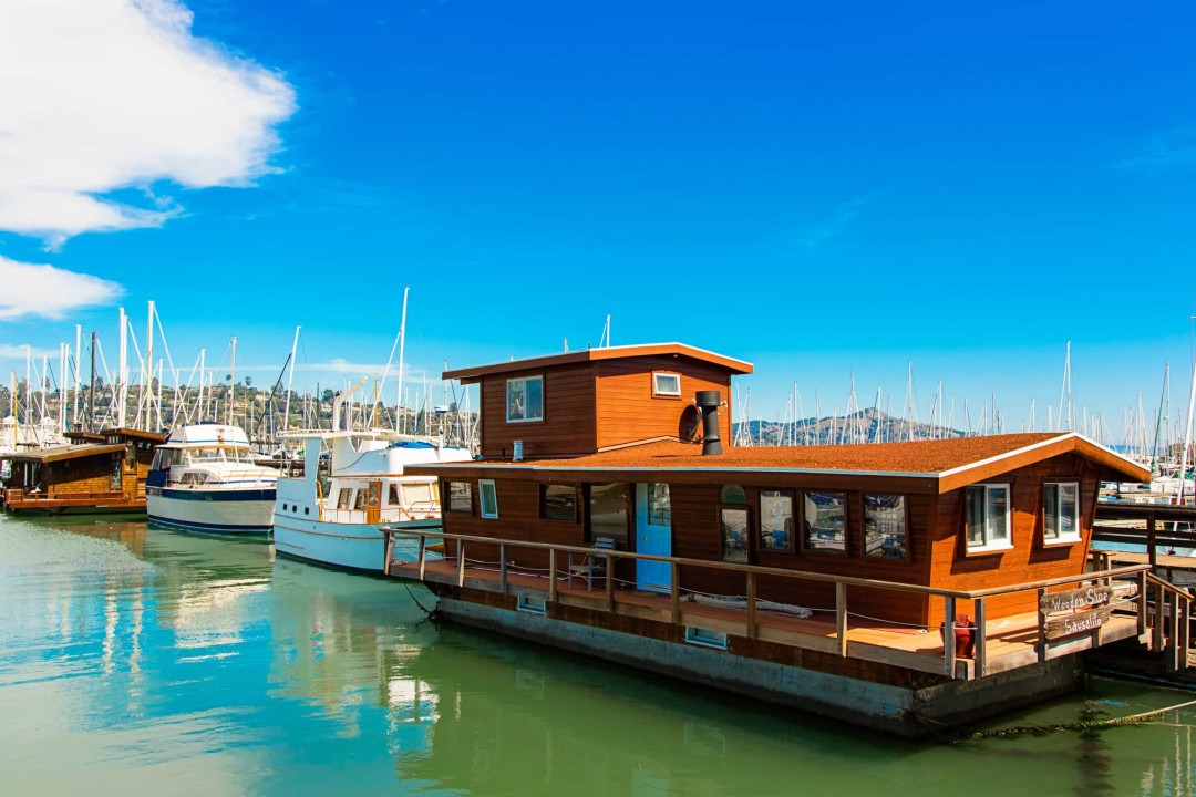 floating home